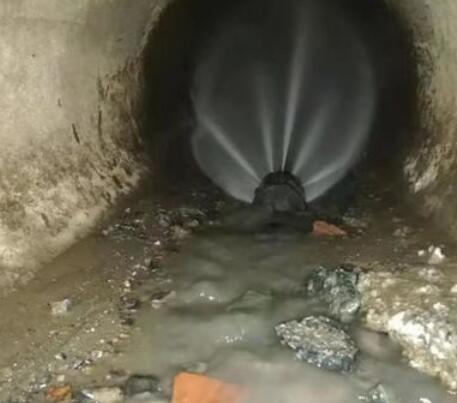 鹰手营子矿市政管道清淤