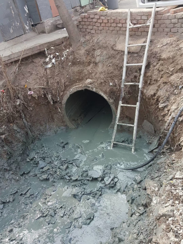 鹰手营子矿管道清洗